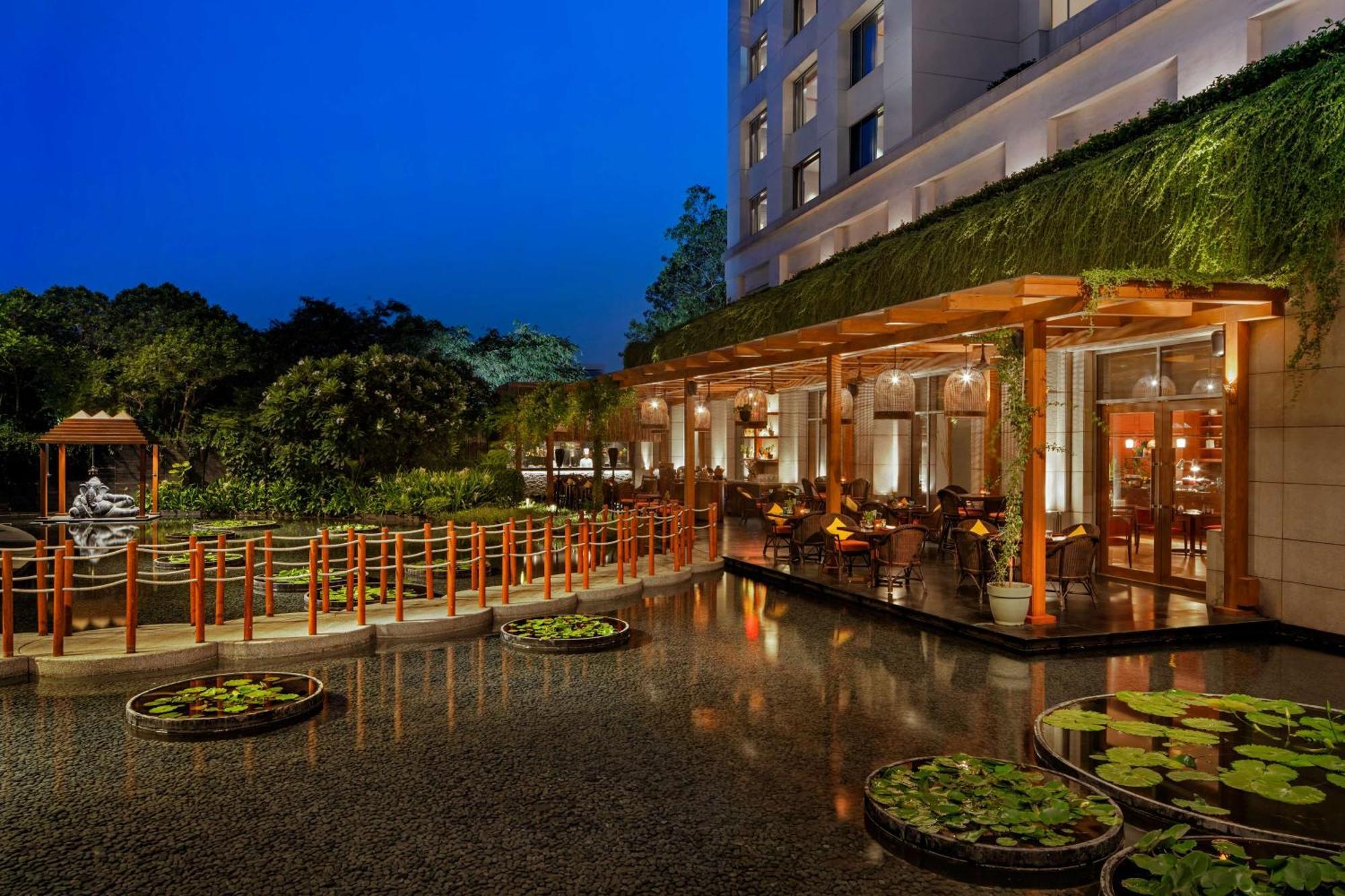 Отель Park Hyatt Ченнаи Экстерьер фото