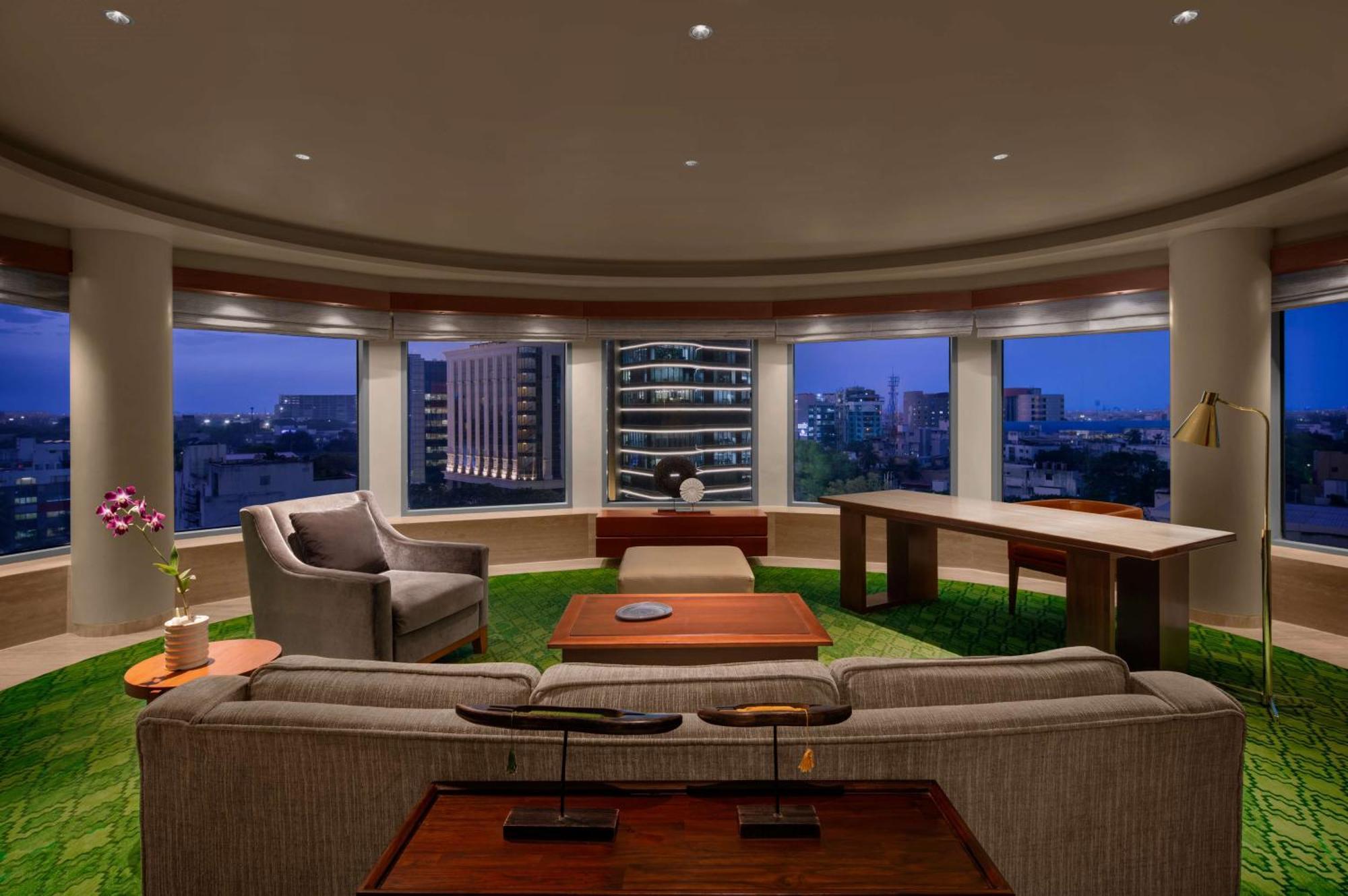 Отель Park Hyatt Ченнаи Экстерьер фото