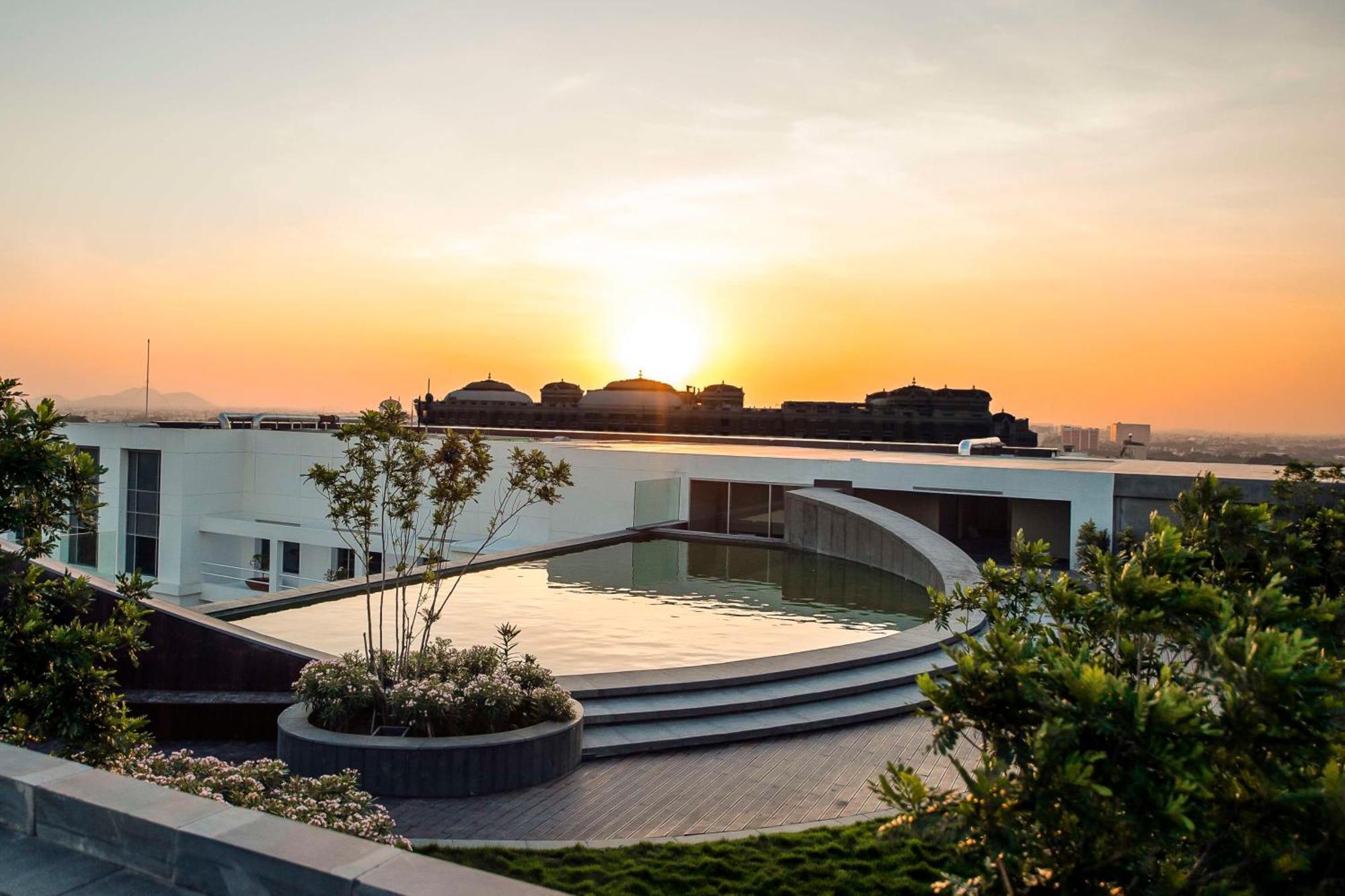 Отель Park Hyatt Ченнаи Экстерьер фото