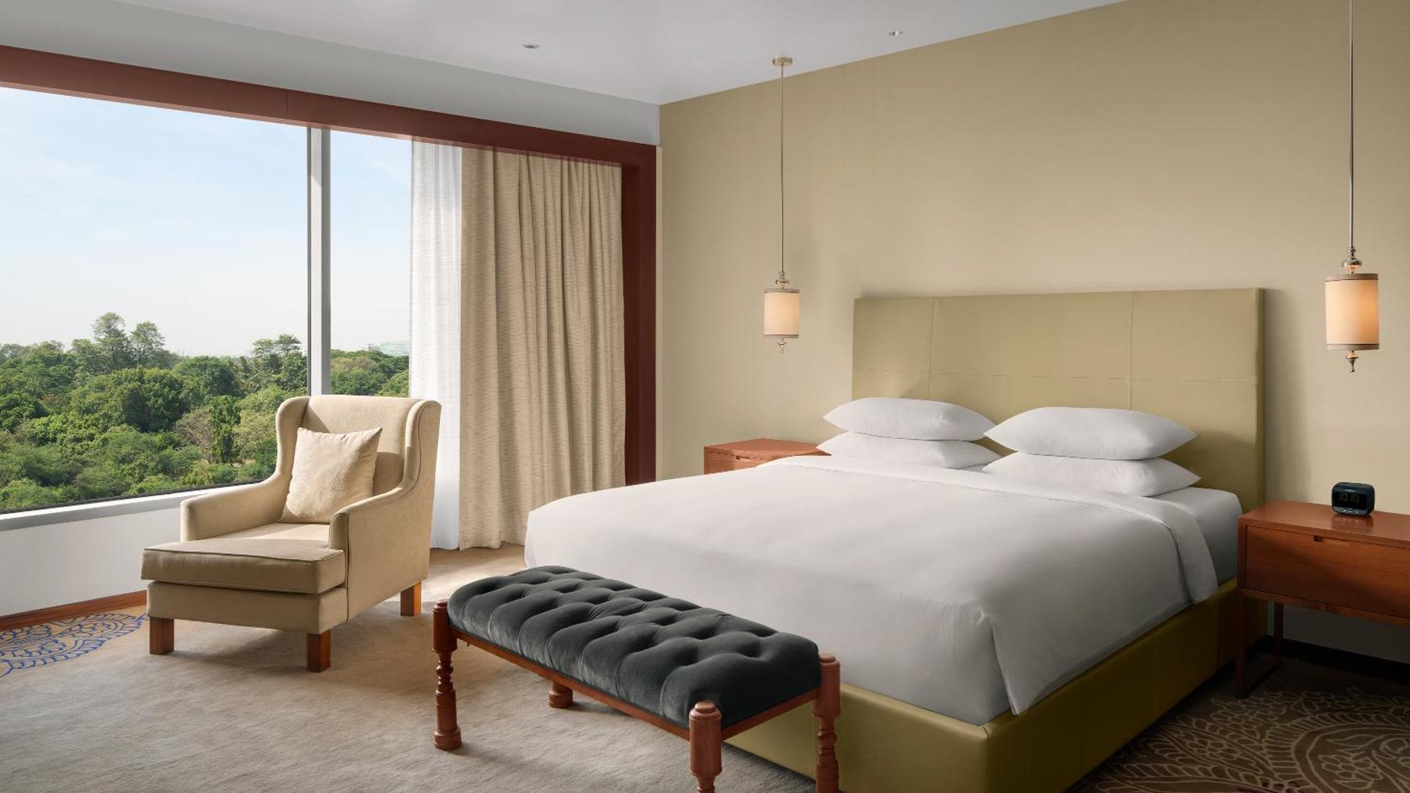 Отель Park Hyatt Ченнаи Экстерьер фото